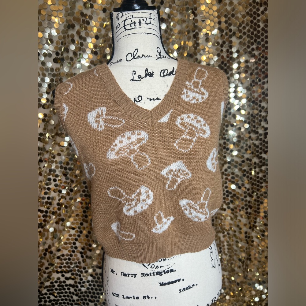 Mushroom sleeveless sweater vest 🍄‍🟫